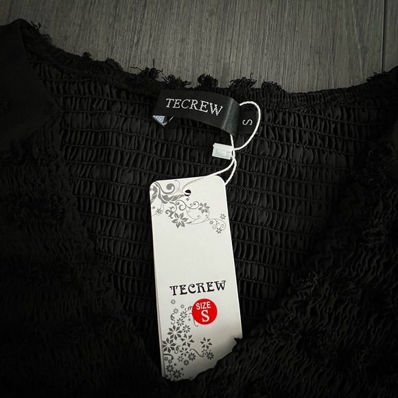 Tecrew Womens Smocked Short Sleeve V Neck Mini Dress - Picture 3 of 7